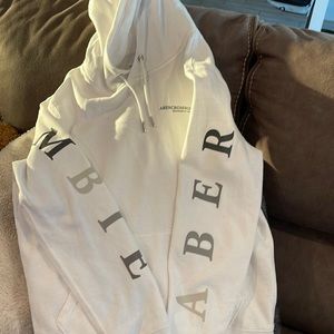 Men’s white Abercrombie sweatshirt